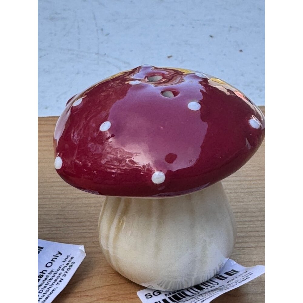 Cracker Barrel Mini Mushroom Salt Pepper Shakers Red Brown Ceramic Woodland - Picture 7 of 8